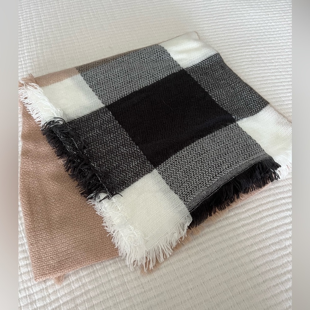 Scarf! Beige, black, and white scarf. Super cute on.